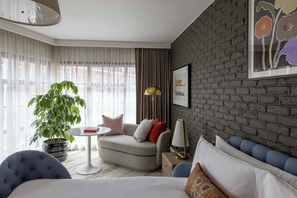 Suite junior, accesible para personas con discapacidad (Grand Chamber) del hotel Virgin Hotels London - Shoreditch. Foto 1