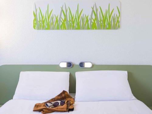 Habitación Doble - 2 camas del hotel ibis budget Roissy CDG Paris Nord 2. Foto 2