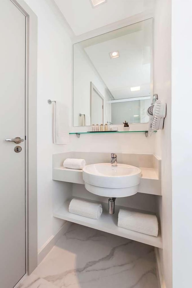Habitación de lujo, 2 camas individuales del hotel Nobile Copacabana Design. Foto 13
