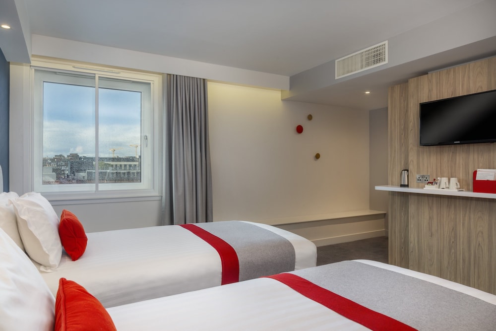Habitación estándar, 2 camas individuales (with Free Hot Breakfast) del hotel Holiday Inn Express Dublin City Centre, An Ihg. Foto 1