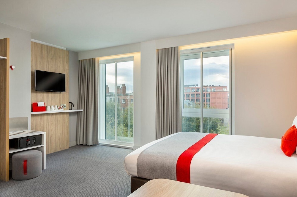 Habitación estándar, 1 cama doble, vistas a la ciudad (with Free Hot Breakfast) del hotel Holiday Inn Express Dublin City Centre, An Ihg. Foto 21