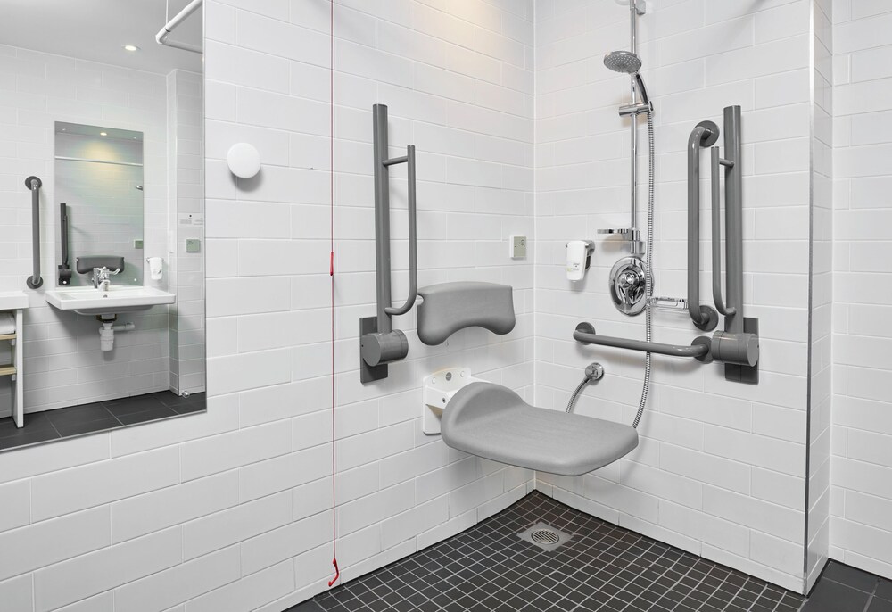 Habitación estándar, 1 cama doble, accesible para personas con discapacidad del hotel Holiday Inn Express Dublin City Centre, An Ihg. Foto 7