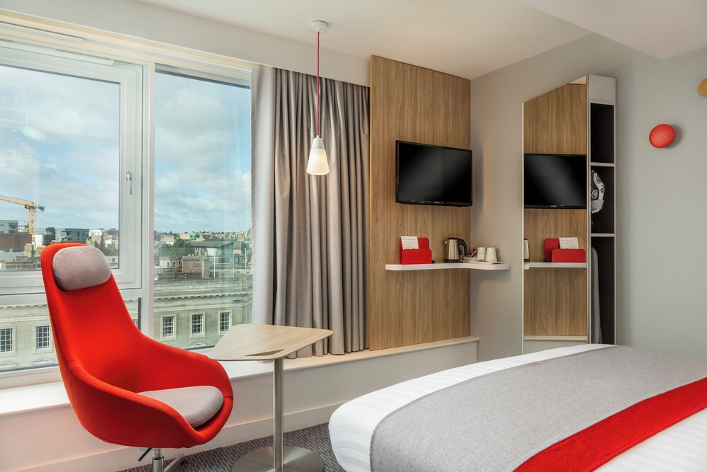 Habitación estándar, 1 cama doble, vistas a la ciudad del hotel Holiday Inn Express Dublin City Centre, An Ihg. Foto 24
