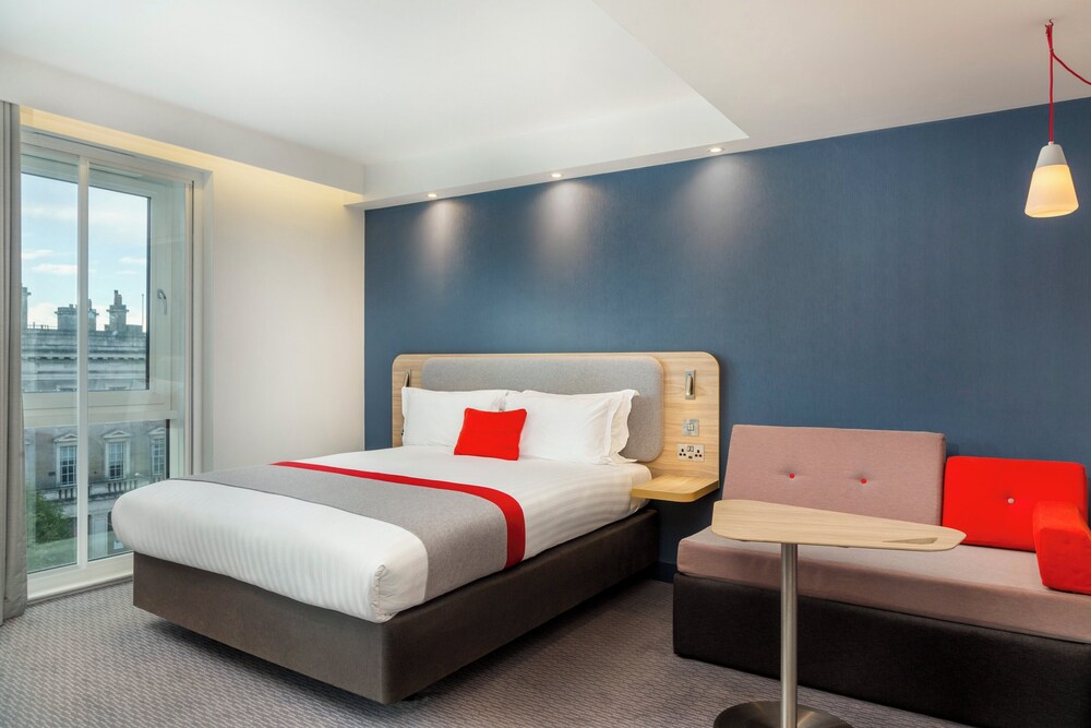 Habitación estándar, 1 cama doble con sofá cama del hotel Holiday Inn Express Dublin City Centre, An Ihg. Foto 5