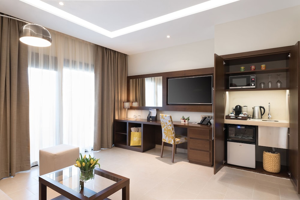 Suite Premium del hotel GF Victoria. Foto 1