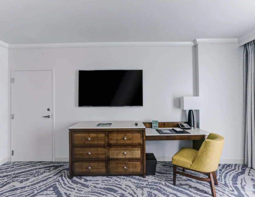 Habitación más grande, 1 cama de matrimonio grande del hotel Hyatt Regency Orlando. Foto 2