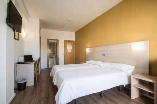 Habitación doble con balcón del hotel Benidorm City Olympia. Foto 1