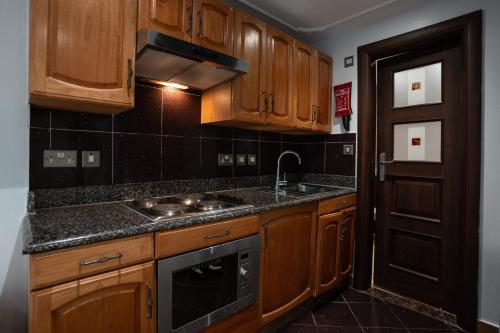 Estudio Triple Deluxe del hotel London Plaza Serviced Apartments. Foto 1