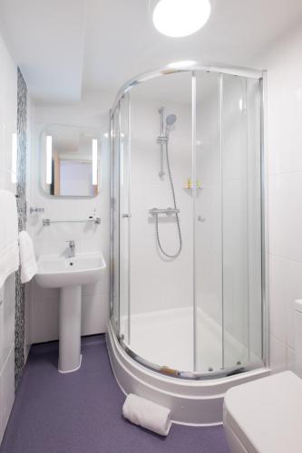 Habitación cuádruple del hotel Signature London. Foto 10