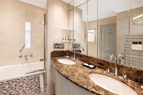 Habitación Doble Superior del hotel The Petersham. Foto 3