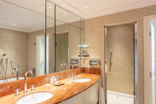 Habitación Deluxe del hotel The Petersham. Foto 8