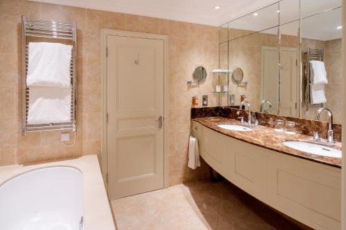 Habitación Deluxe del hotel The Petersham. Foto 21