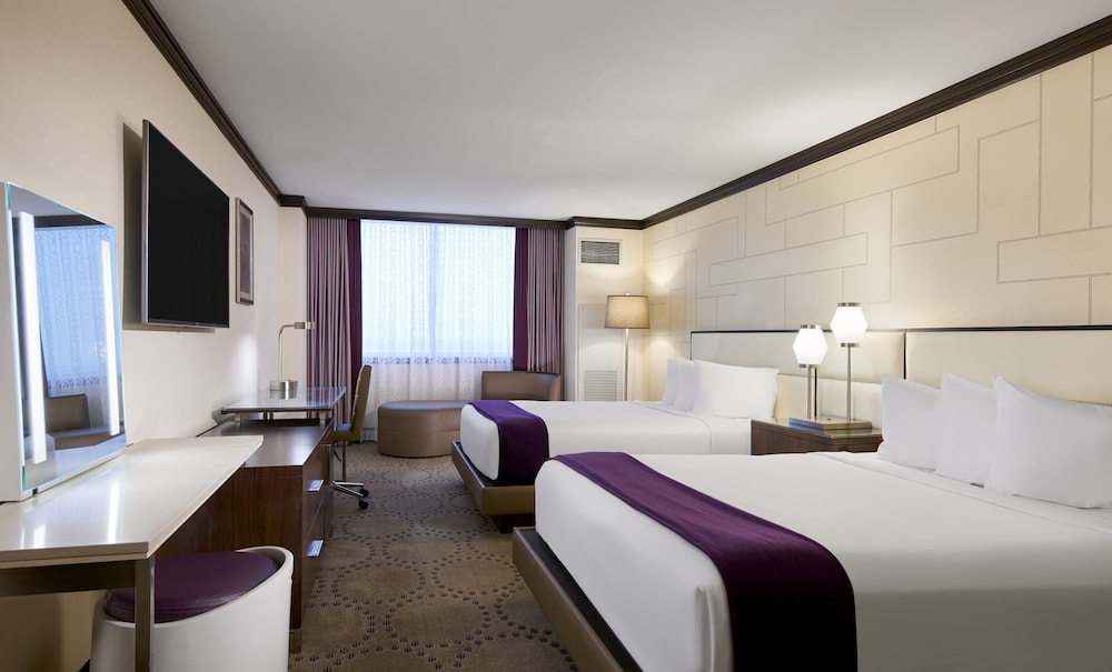 Torre Costera, Lujo, 2 Camas Queen, No fumadores, Ducha accesible del hotel Harrah’s Resort Atlantic City– A Caesars Rewards Destination