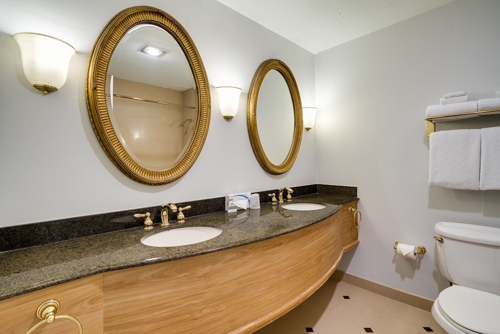 Vista limitada, 1 cama king del hotel Showboat Atlantic City. Foto 4