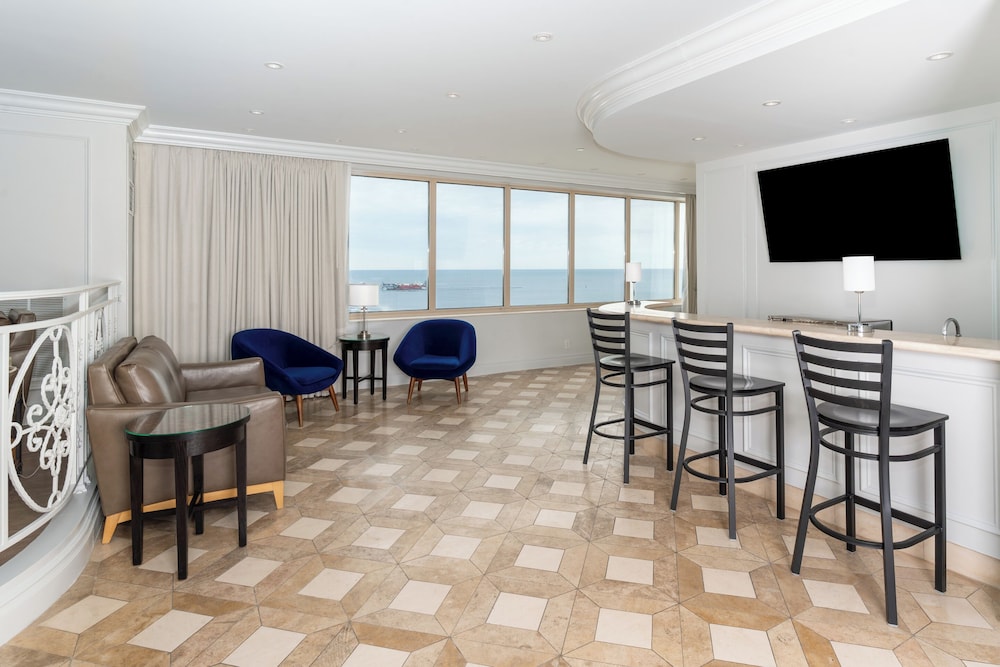 Suite superior, 1 cama de matrimonio grande, balcón, frente al mar del hotel Showboat Atlantic City