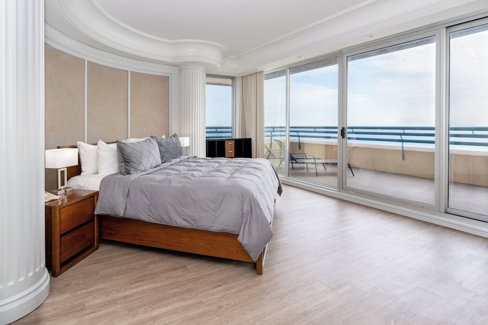 Suite superior, 1 cama de matrimonio grande, balcón, frente al mar del hotel Showboat Atlantic City. Foto 3