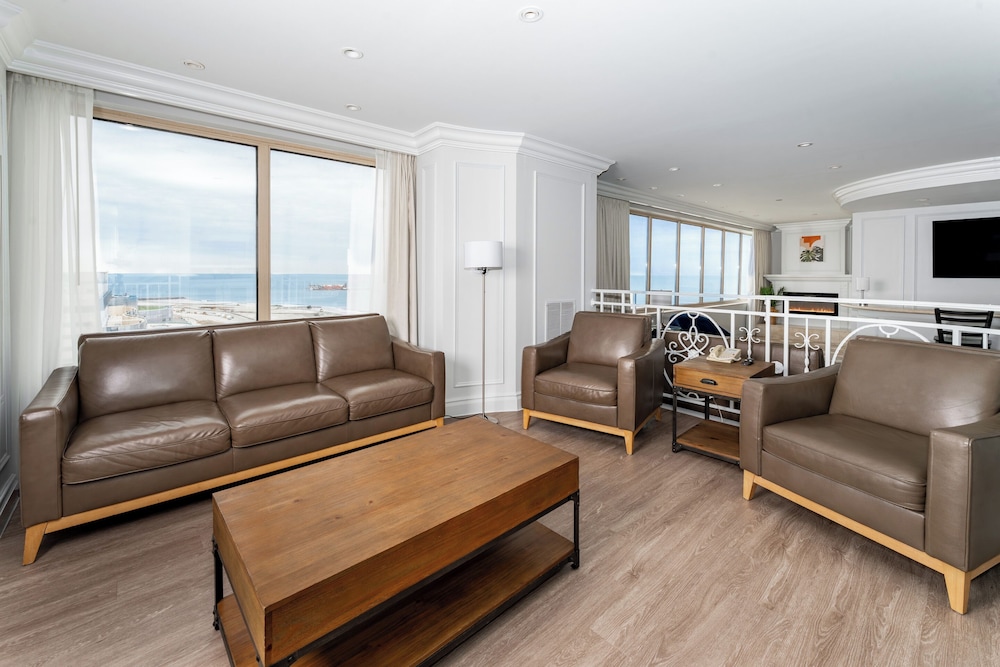 Suite superior, 1 cama de matrimonio grande, balcón, frente al mar del hotel Showboat Atlantic City. Foto 6