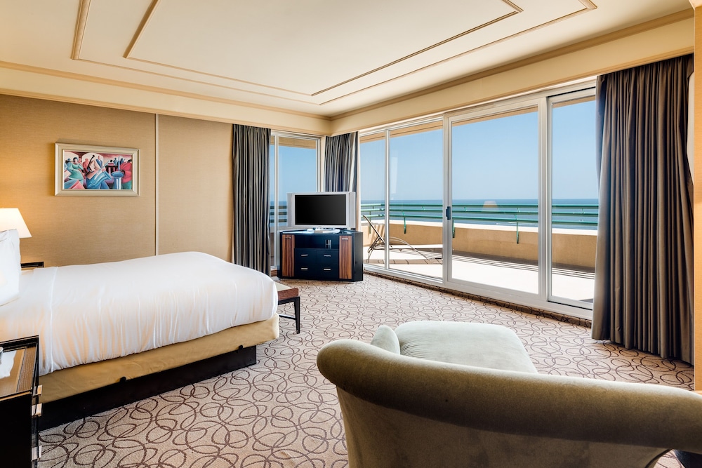 Suite Premium, 1 cama de matrimonio grande con sofá cama, balcón, frente al mar del hotel Showboat Atlantic City. Foto 1