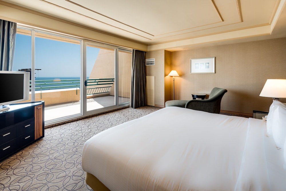 Suite Premium, 1 cama de matrimonio grande con sofá cama, balcón, frente al mar del hotel Showboat Atlantic City. Foto 3