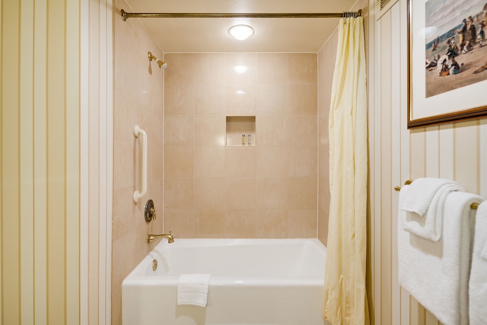 Planta alta, 2 camas queen del hotel Showboat Atlantic City. Foto 5