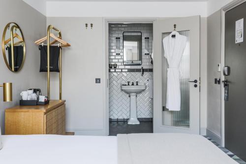 Habitación Doble Superior del hotel Victory House London. Foto 1