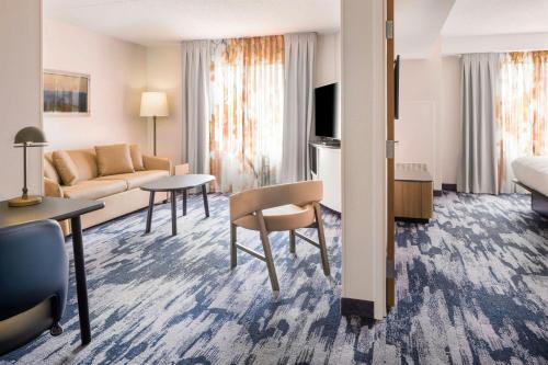 Suite de 1 dormitorio - 1 cama extragrande del hotel Fairfield Inn and Suites - Buffalo Airport. Foto 1