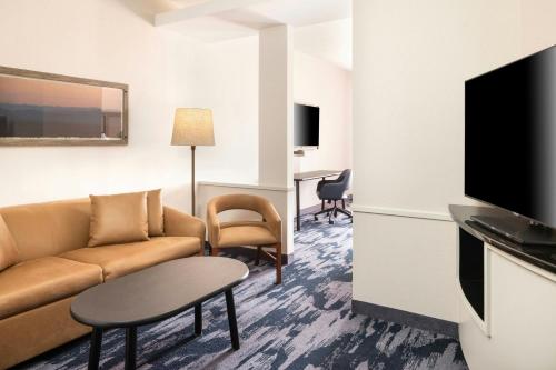 Suite Estudio - 1 cama extragrande del hotel Fairfield Inn and Suites - Buffalo Airport