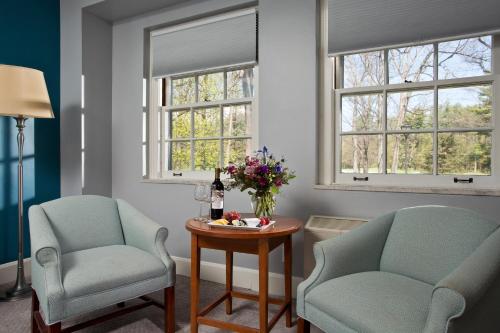 Habitación Deluxe con cama extragrande del hotel Gideon Putnam Spa Resort