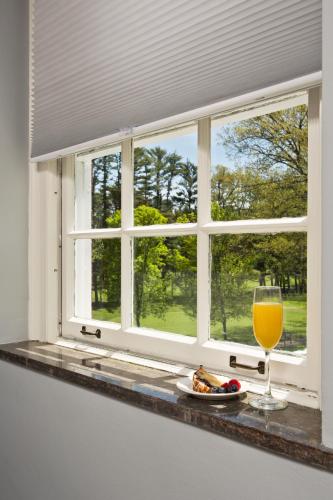 Habitación Doble Estándar con 2 camas grandes del hotel Gideon Putnam Spa Resort