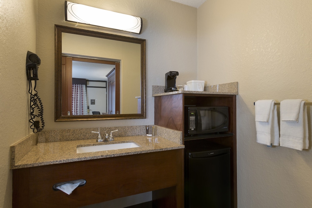 Habitación Deluxe doble, 2 camas dobles, no fumadores del hotel Rosen Inn International. Foto 11