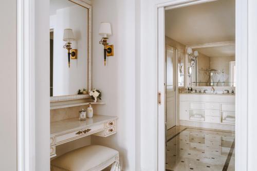 Suite Elysée del hotel Splendide Royal Paris - Relais & Châteaux. Foto 3