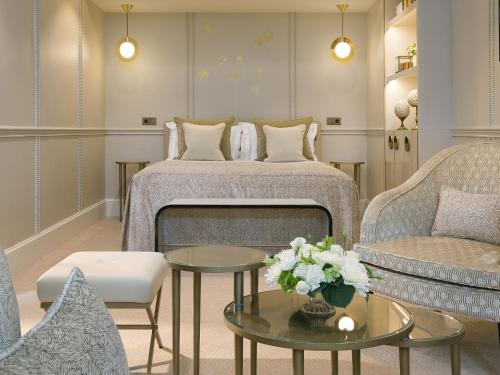 Suite Les Toits de Paris del hotel Le Narcisse Blanc and Spa. Foto 3