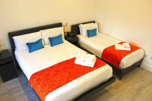 Habitación Triple del hotel NOX Lancaster Gate. Foto 6