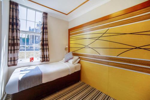 Habitación Doble Estándar - 2 camas del hotel Oyo Vegas. Foto 1