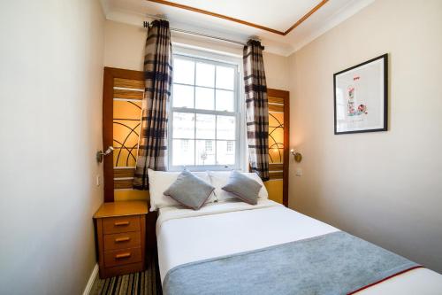 Habitación Doble Estándar del hotel Oyo Vegas. Foto 2