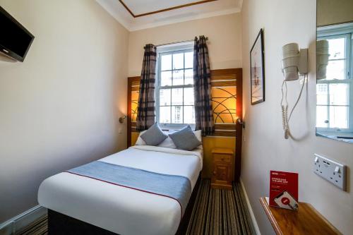 Habitación Doble Estándar del hotel Oyo Vegas. Foto 5