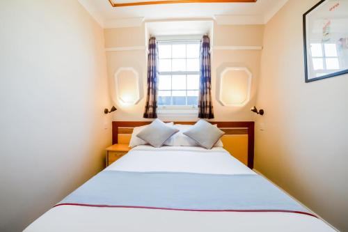 Habitación Doble Estándar del hotel Oyo Vegas. Foto 8