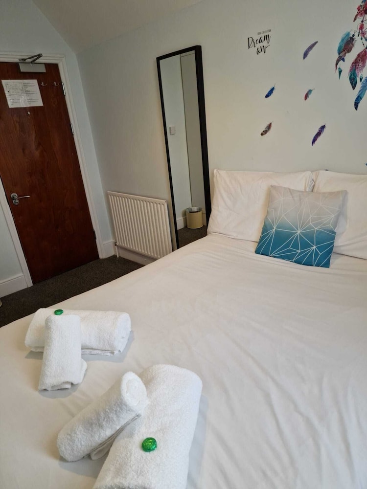 Cozy Double Room (Shared Bathroom) del hotel United Lodge and Apartments. Foto 15