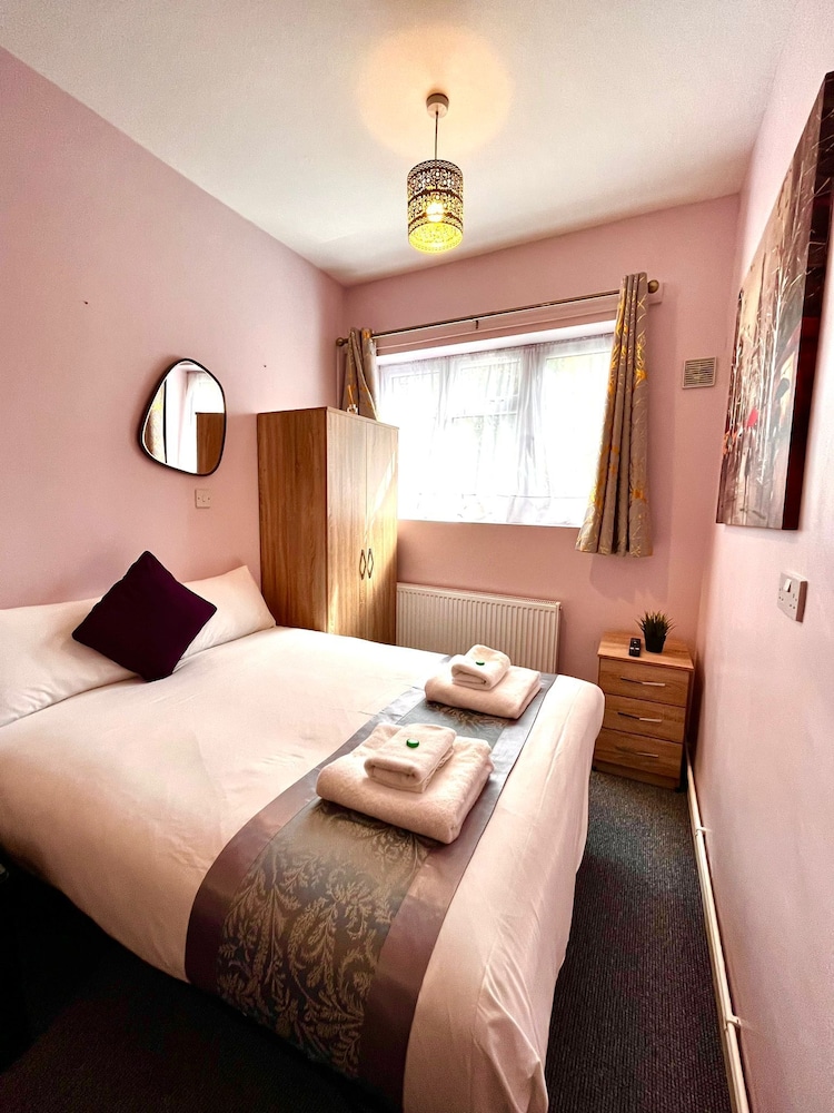 Habitación clásica con 2 camas individuales del hotel United Lodge and Apartments. Foto 3