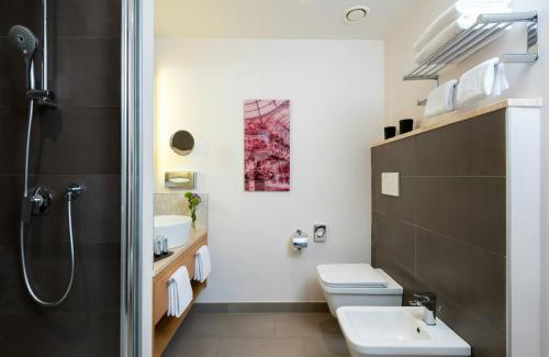 Habitación Doble Deluxe del hotel NYX Milan. Foto 4