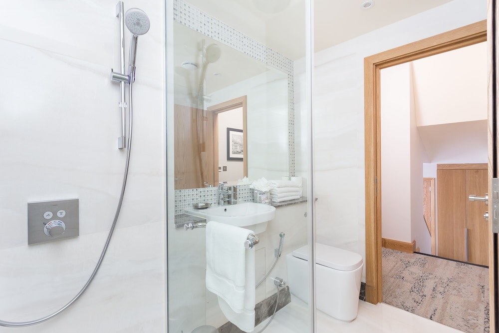 Apartamento Deluxe, 4 habitaciones, accesible para personas con discapacidad del hotel Sanctum London Belsize Road. Foto 31