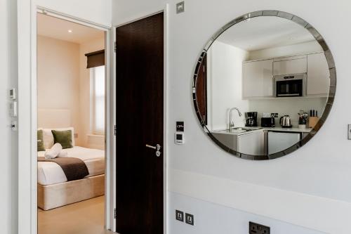 Apartamento Con Cocina 1 habitación Vista ciudad Sofá Cama incluido 1 Cama doble del hotel High Street Kensington Apartments. Foto 6