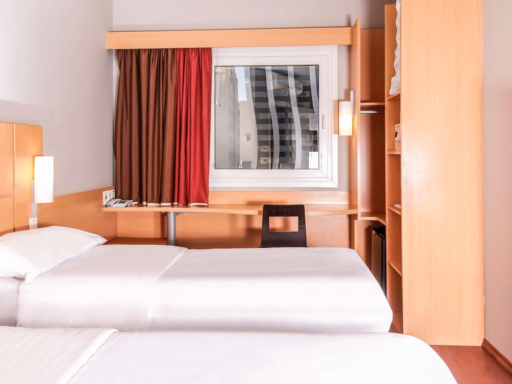 Habitacion Standard con 2 camas singles del hotel Ibis Asuncion