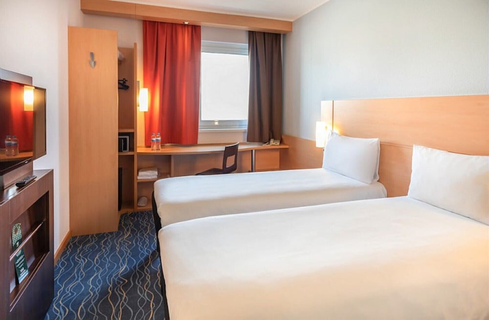 Habitacion Standard con 2 camas singles del hotel Ibis Asuncion. Foto 3