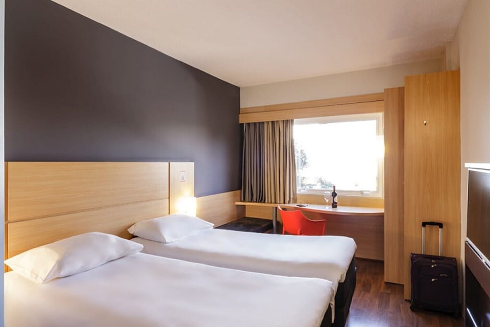 Habitacion Standard con 2 camas singles del hotel Ibis Asuncion. Foto 8