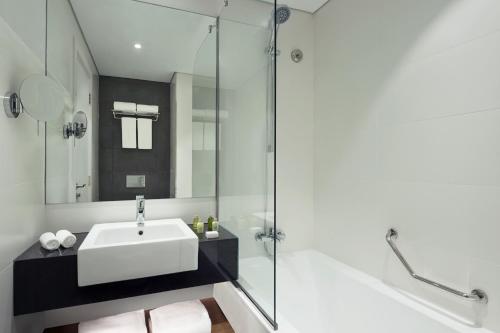 Habitación Fitness del hotel Tryp By Wyndham Dubai. Foto 2