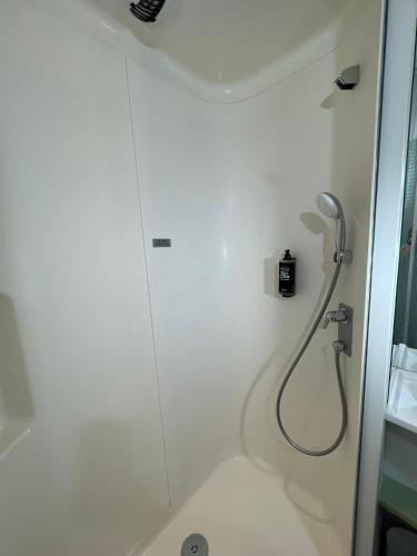 Habitación Clásica con 1 cama doble del hotel ibis budget Belfast City Centre. Foto 8