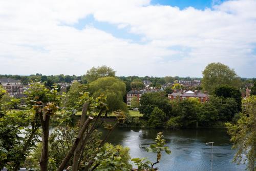 Small Double Room with River View del hotel NOX Richmond. Foto 1