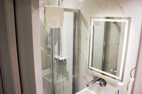 Habitación Triple del hotel NOX Richmond. Foto 10