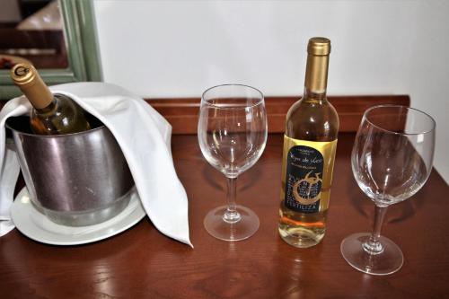 Suite Junior con balcón del hotel Hotelito El Campo. Foto 10